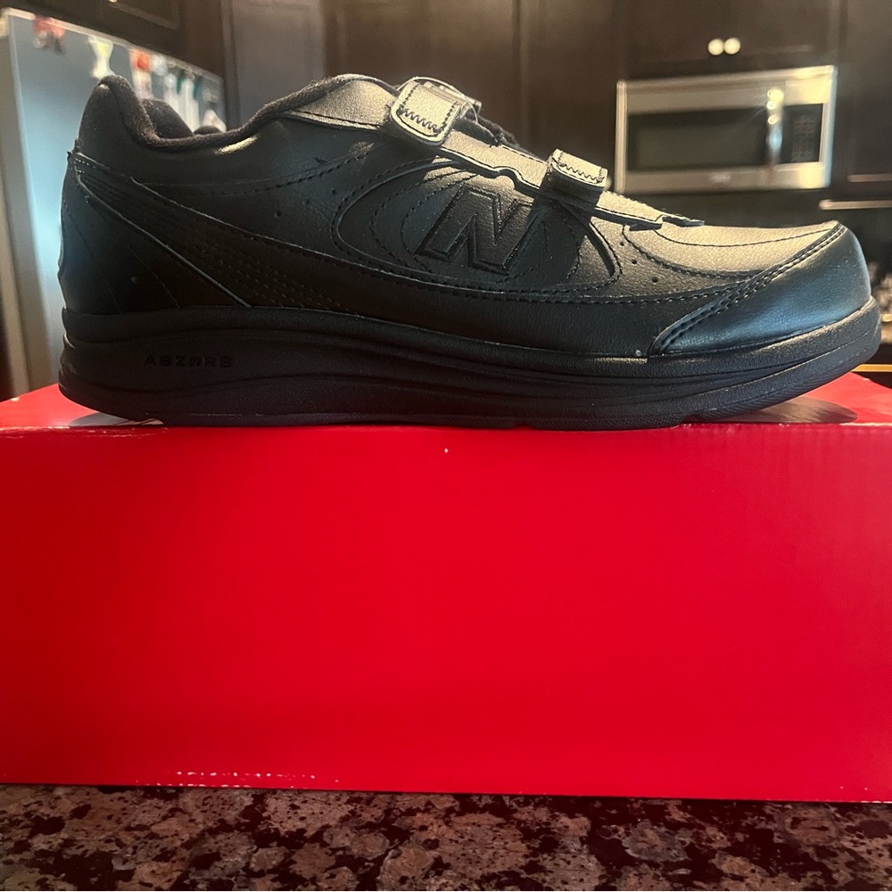New Balance Men's Black Sneakers with Hook and Loop - Picture 2 of 12